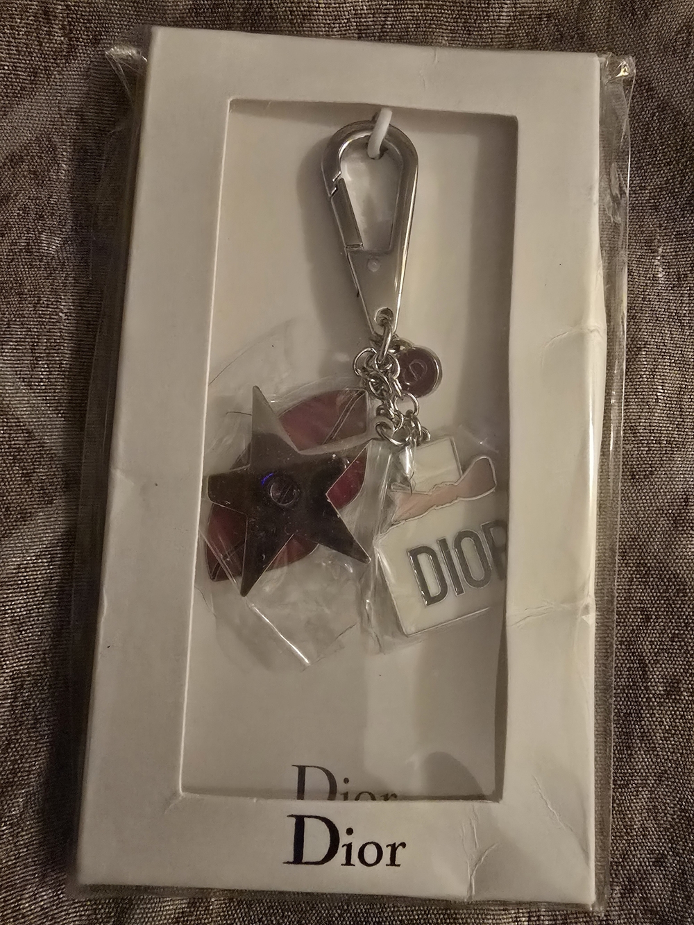 Dior Silver Star Charm Keyring with Dior Tag-NIB! - Picture 4 of 4